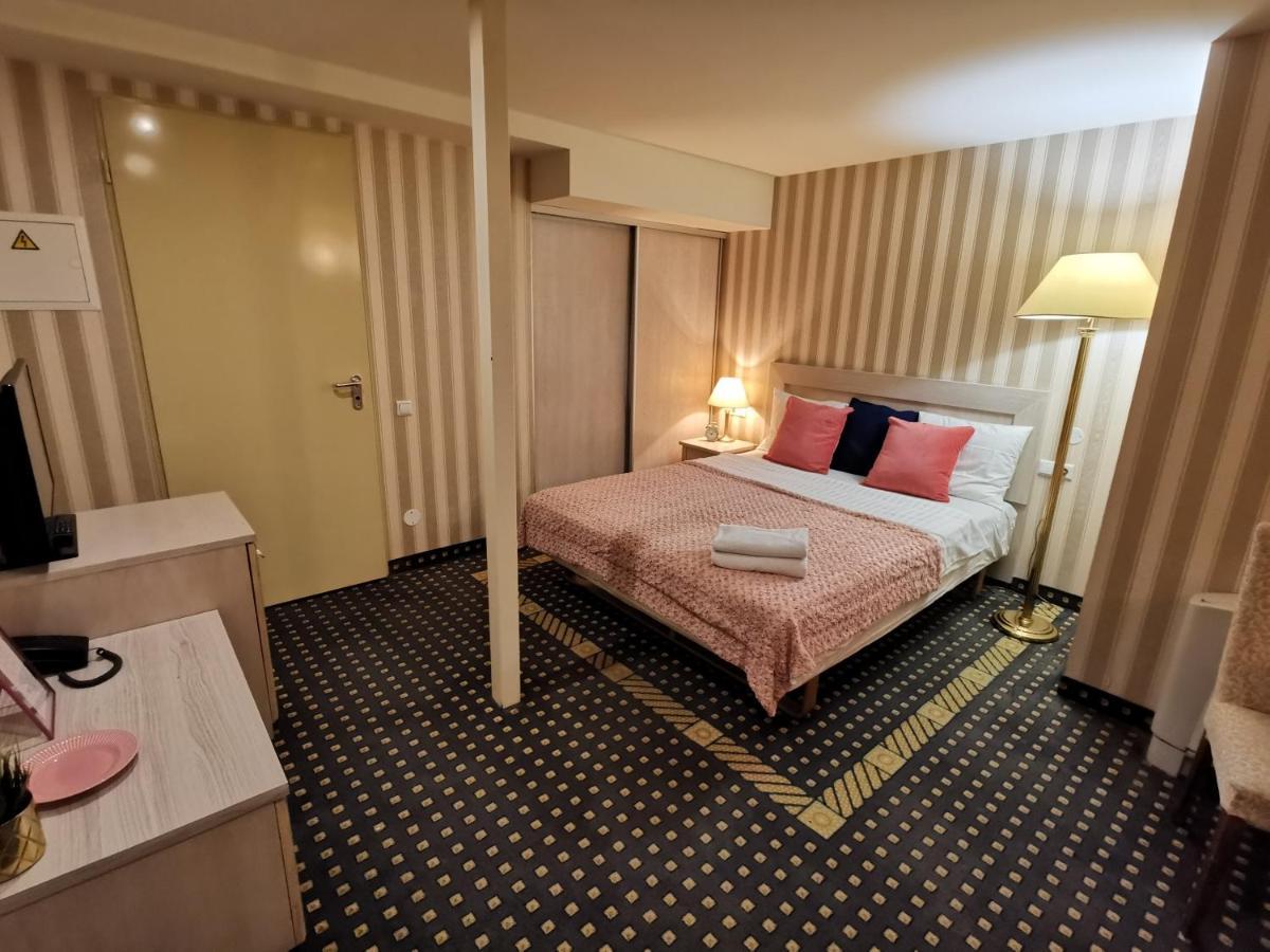 Las Vegas Rooms Vilnius Exterior photo